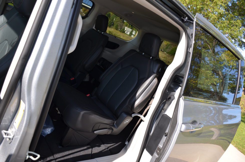 2020 chrysler pacifica interior