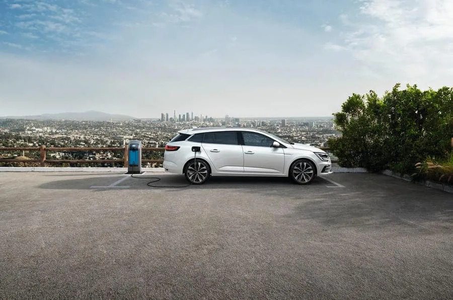 81 renault megane refresh 2020 etech charging
