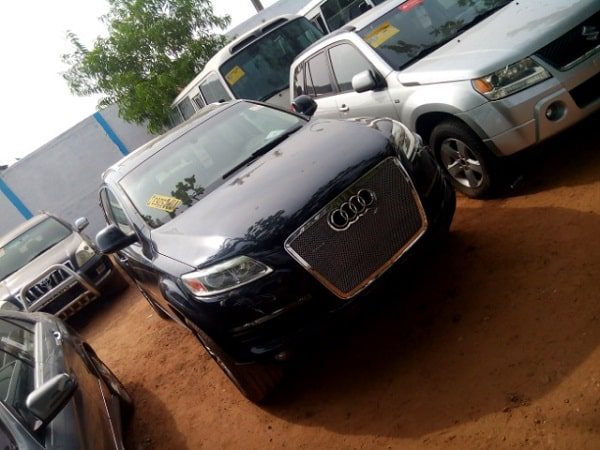 2007 Audi Q7 set to be taken to Nigeria from Cotonou 2007 Audi Q7