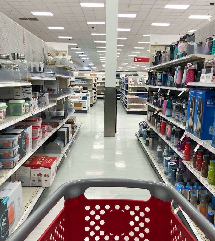 41. public place interior design fail pics 99 64d6259f50f08 700 img 6551d55f00193