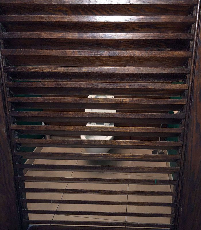 9. public place interior design fail pics 26 64d4ccce400d7 700 img 6551d5687c6a3