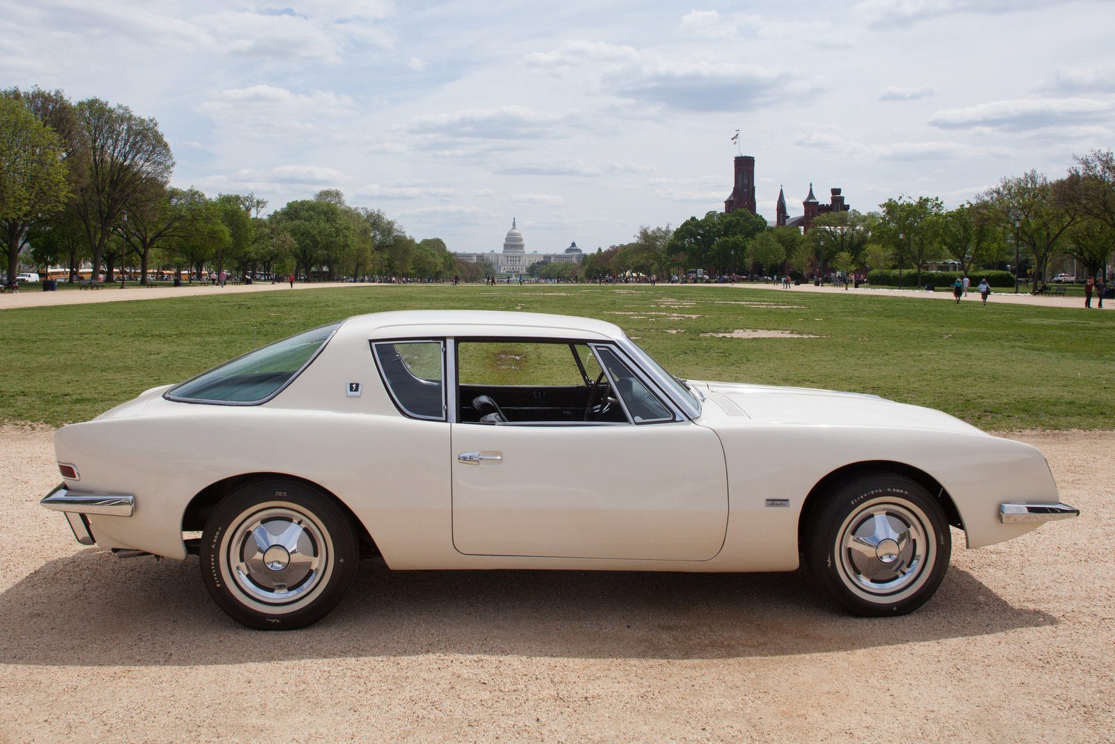 studebaker avanti