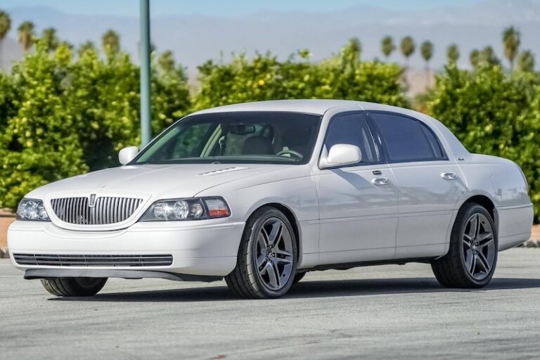 lincoln town car