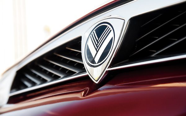 Eunos car maker logo