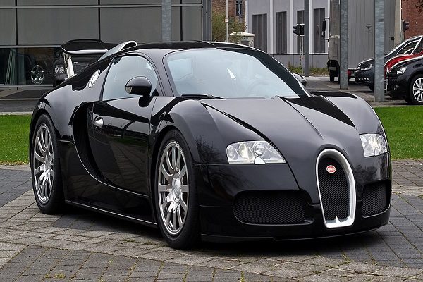 black bugatti veyron