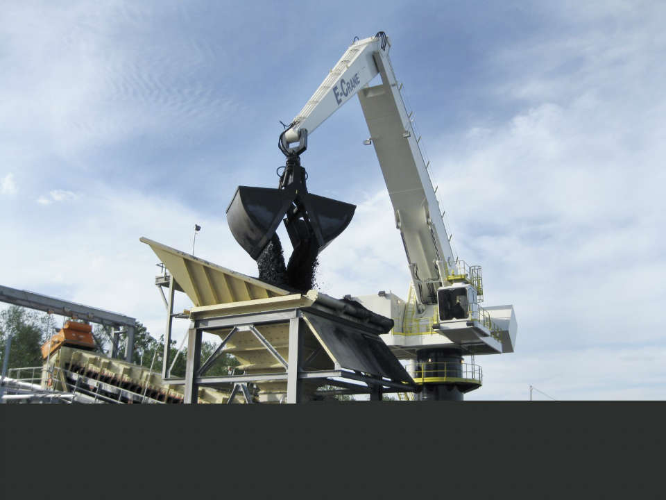 bulk handling crane