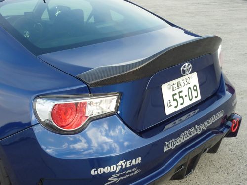 ducktail rear spoiler