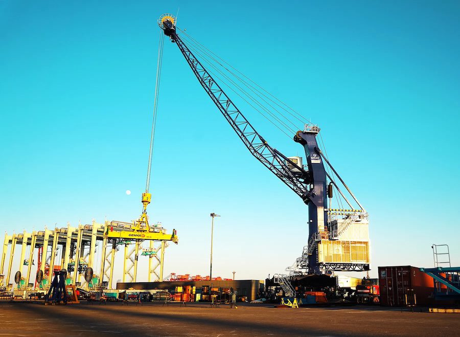 harbour crane