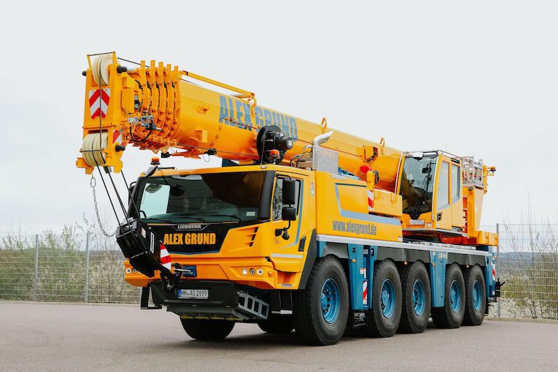 mobile crane