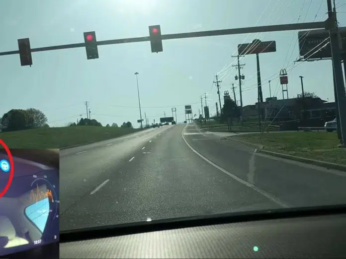 Tesla Autopilot Stop Red Light