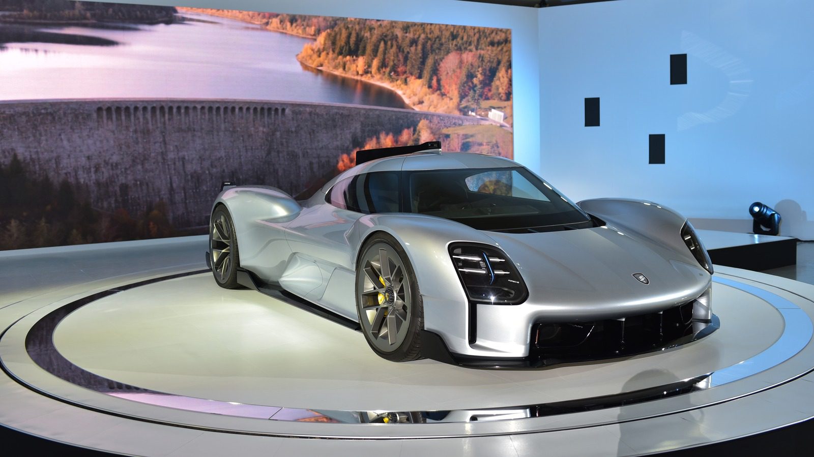 porsche 919 street