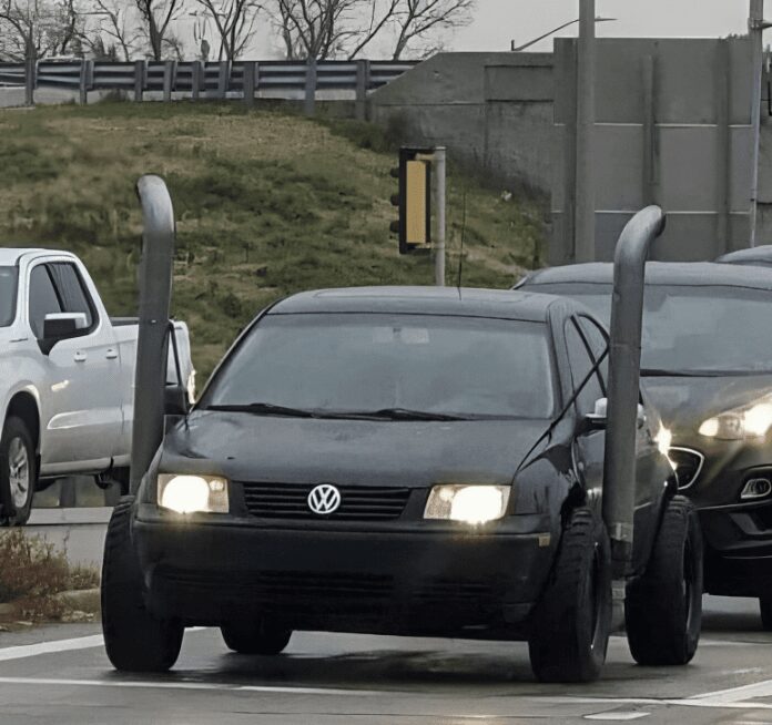 80. 651416b6ca4ae car fails pics 1.jpg