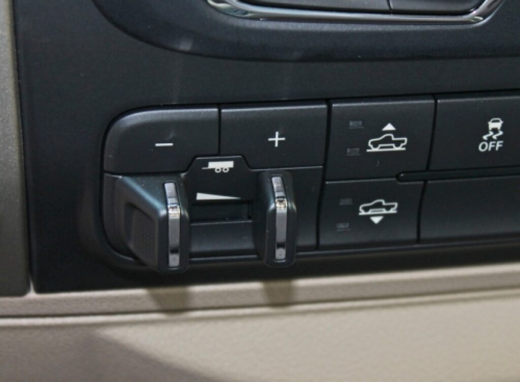 ram 1500 integrated trailer brake controller