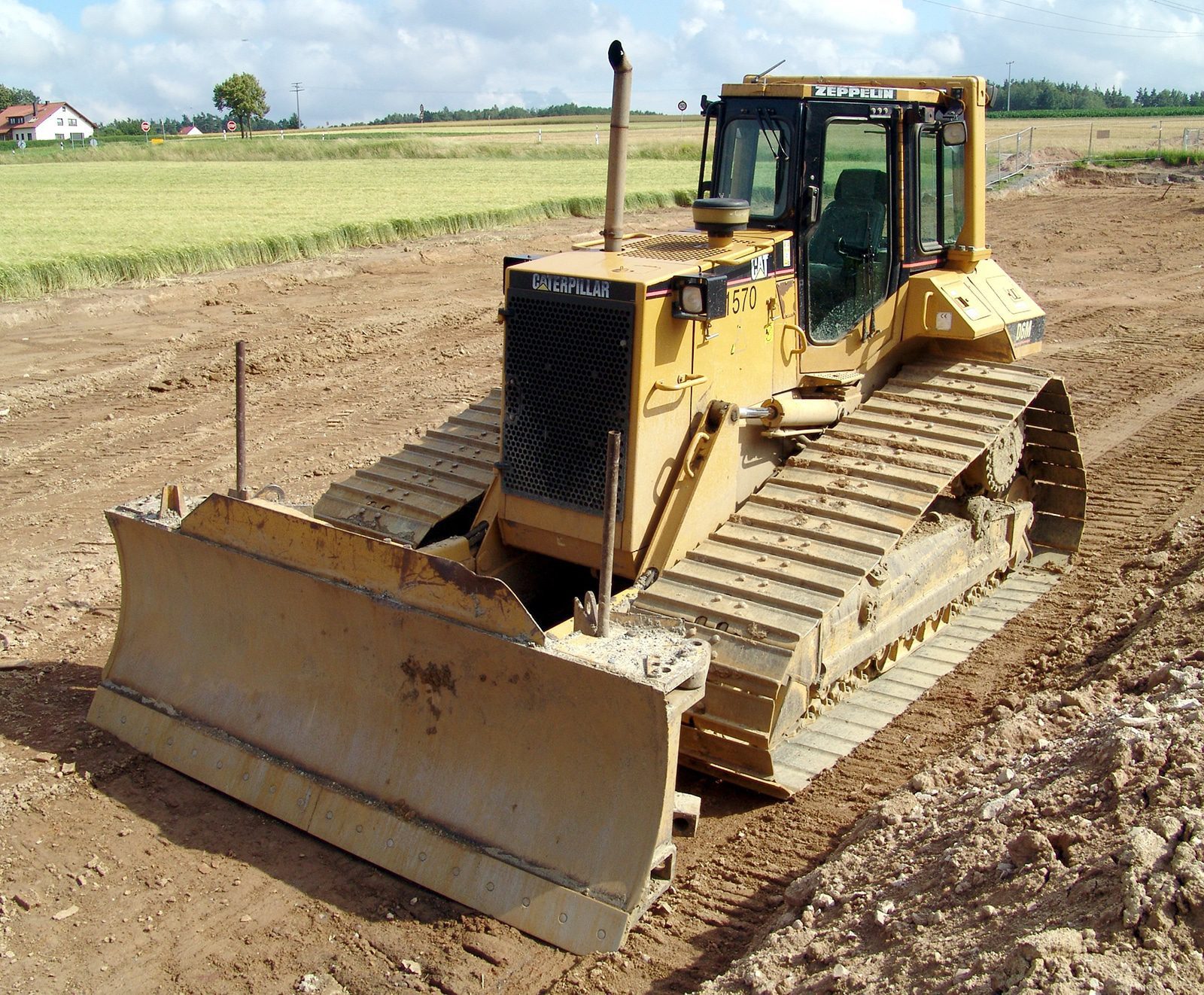 bulldozer types of construction vehicles