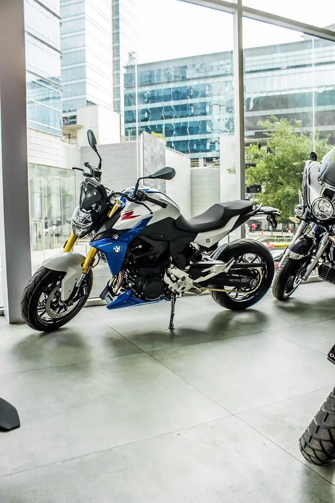 bmw f 900 r