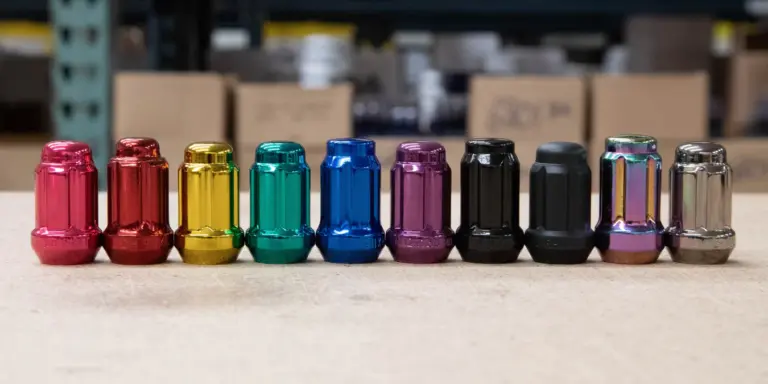 colored lug nuts