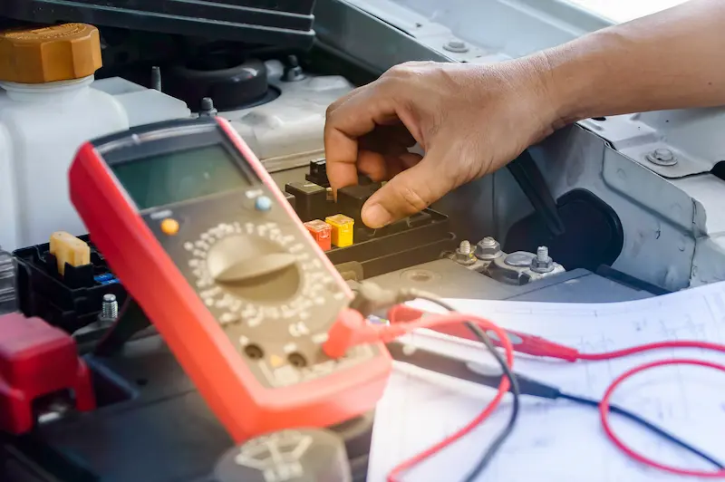 Fuse box diagram used to locate an EFI fuse