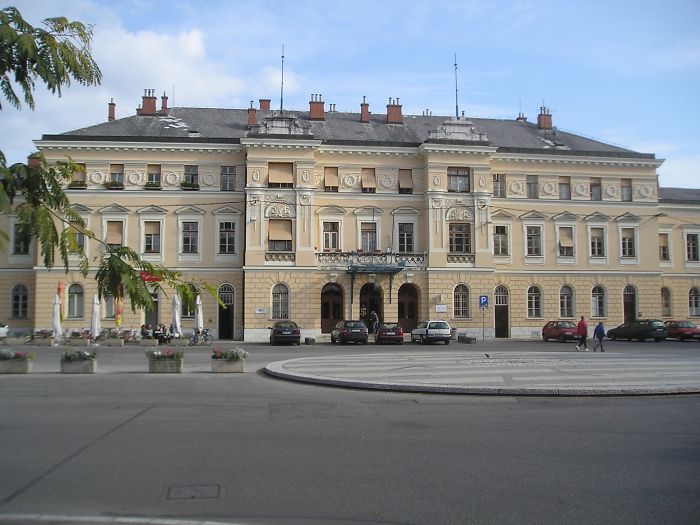 transalpina square divided between italy and slovenia at the nova gorica railway station