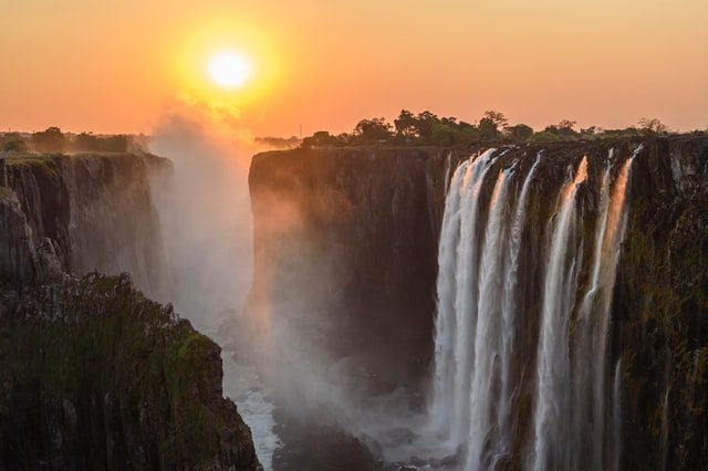 victoria falls shared between zambia and zimbabwe in southern africa