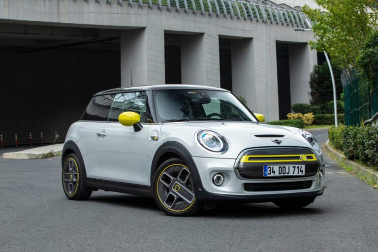 istanbul/turkey, ,october,17,2020,:,the,mini,electric,(referred